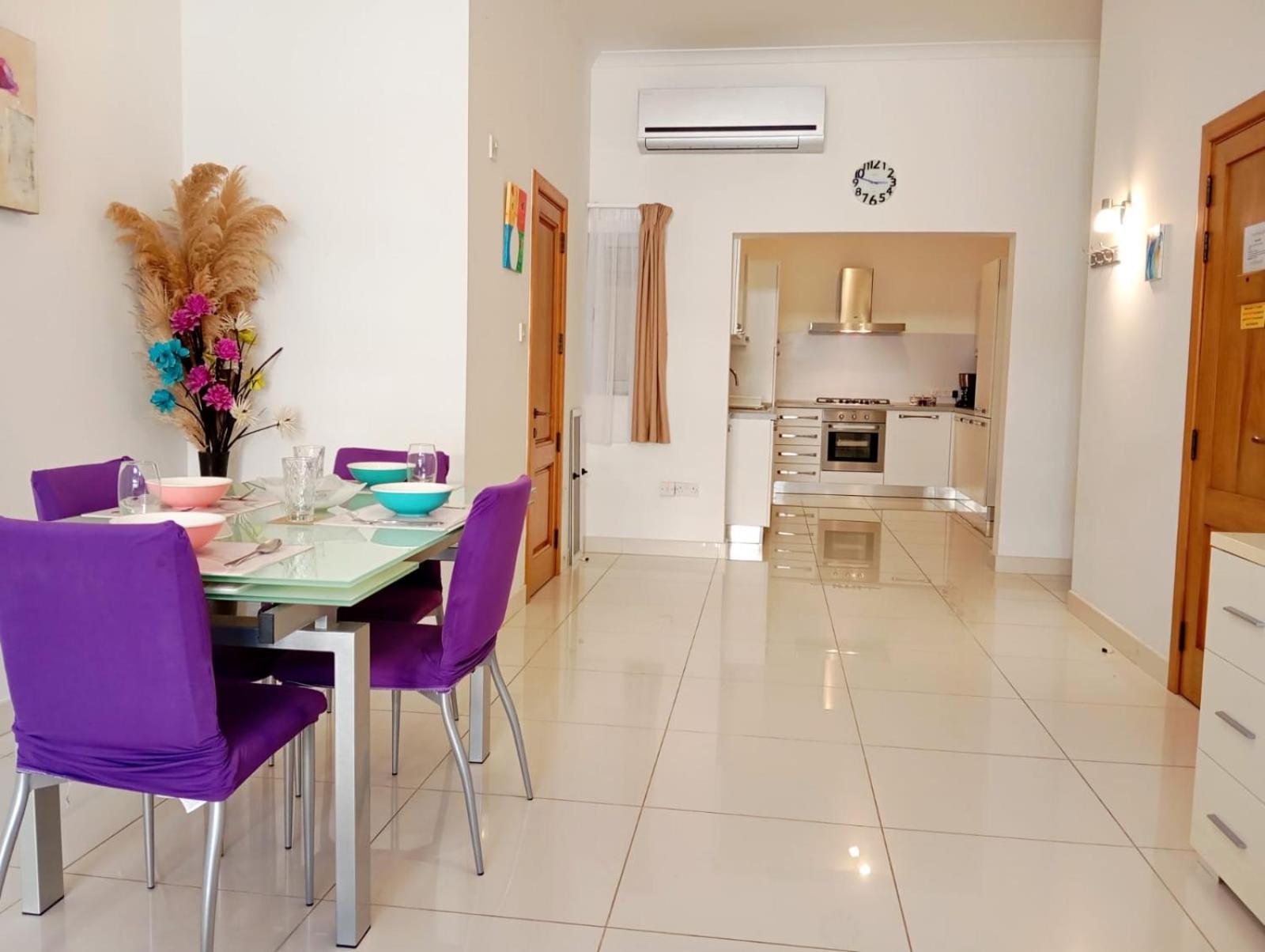 Modern Apartment In The Heart Of Sliema Steps From The Seafront Exterior foto